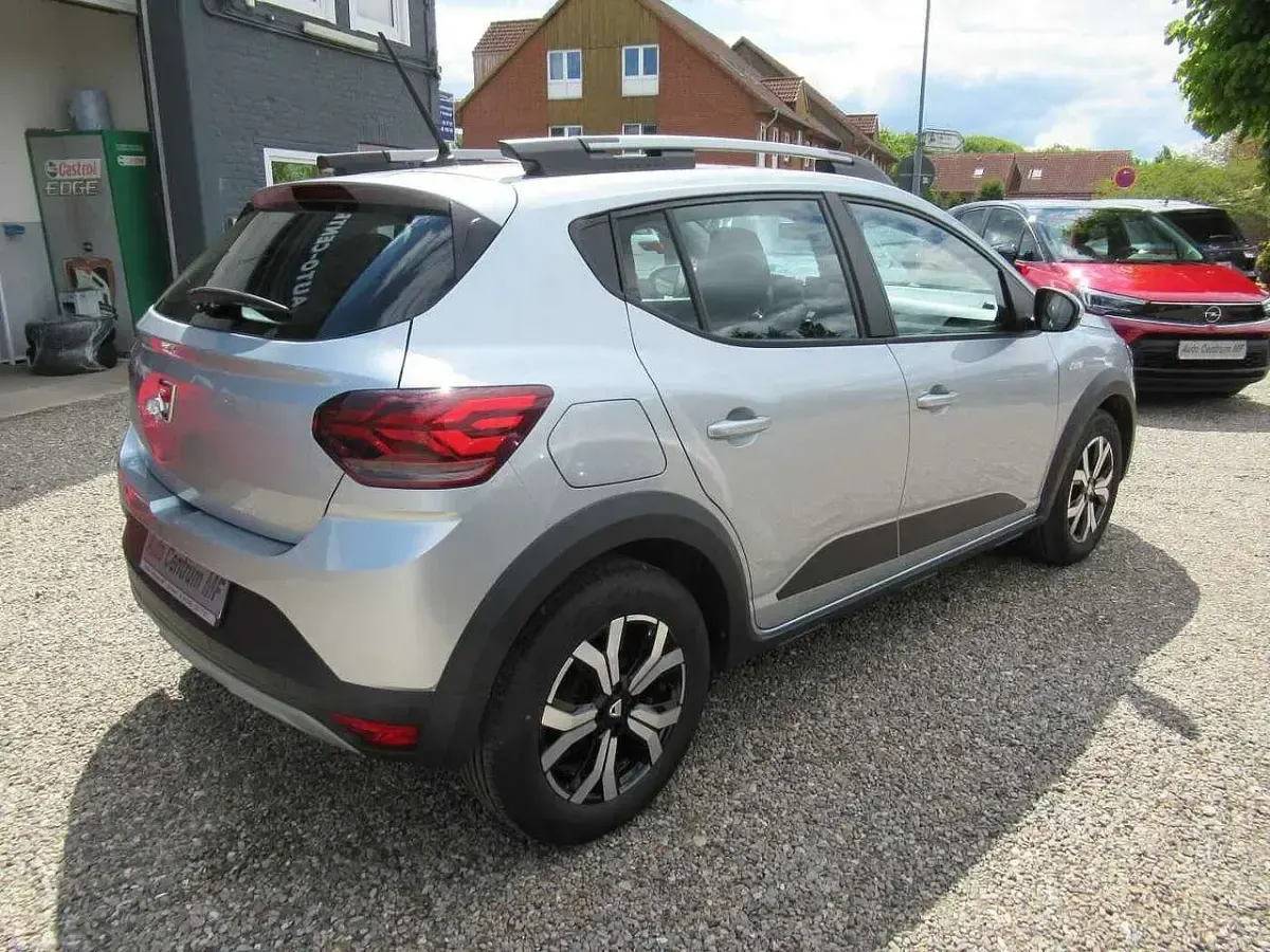 Gebraucht Dacia Sandero Comfort 91 PS (66 kW) 2022 Silber Limousine