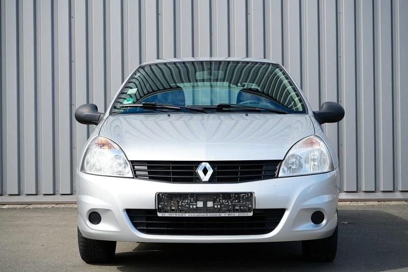 Gebraucht Renault Clio II Authentique 75 PS (55 kW) 2011 Grau Kleinwagen