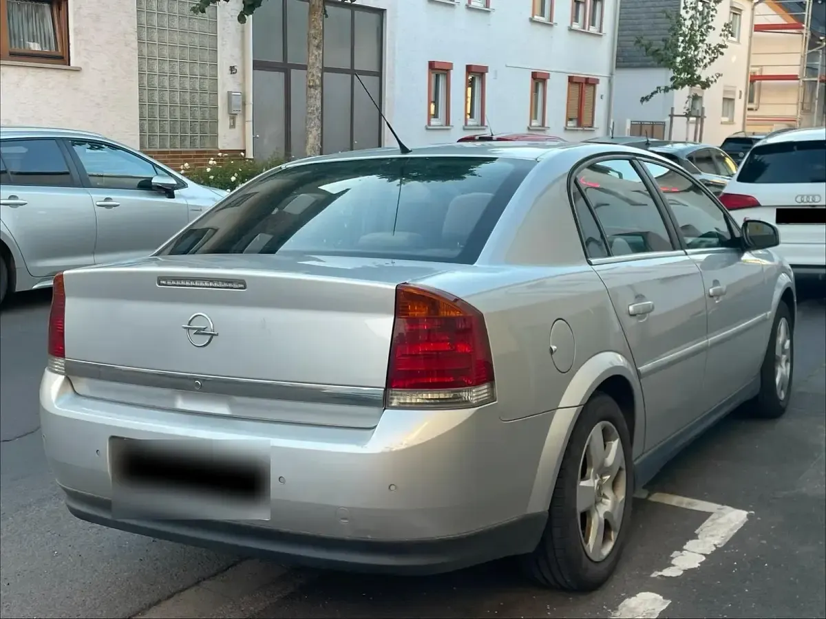Gebraucht Opel Vectra 147 PS (108 kW) 2004 Silber Limousine