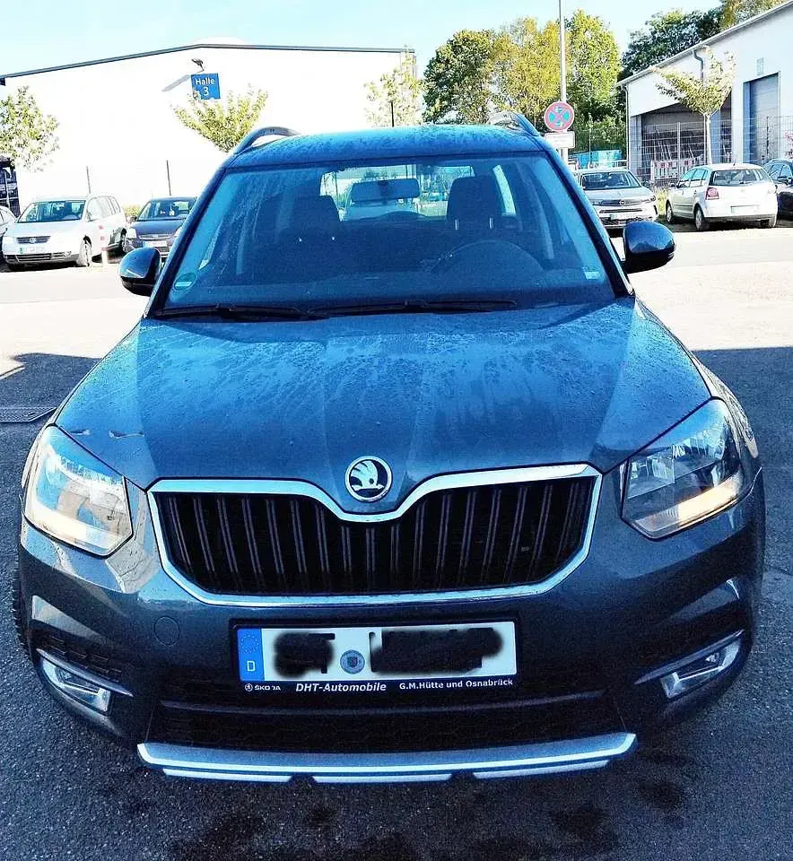 Gebraucht Skoda Yeti 110 PS (80 kW) 2015 Grau SUV