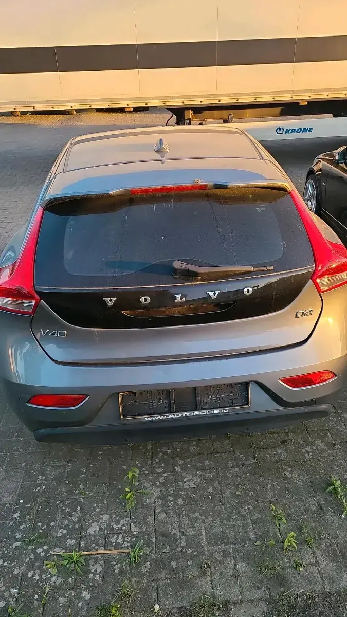 Gebraucht Volvo V40 120 PS (88 kW) 2016 Grau Kombi