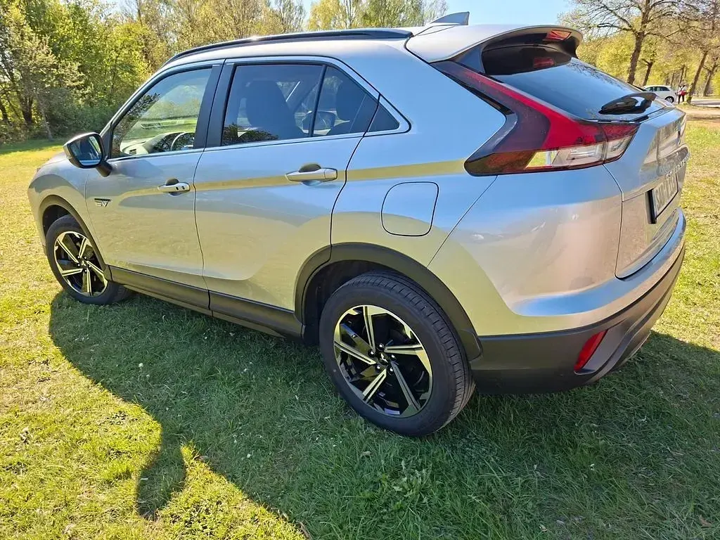 Gebraucht Mitsubishi Eclipse Cross Basis 188 PS (138 kW) 2021 Silber SUV