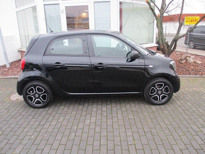 Gebraucht Smart ForFour Basis 71 PS (52 kW) 2017 Schwarz Kleinwagen