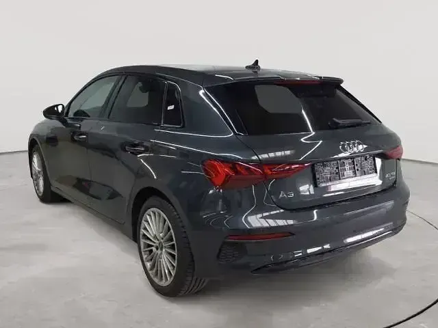 Second-hand Audi A3 Advanced 200 CP (147 kW) 2022 Gri Berlinǎ