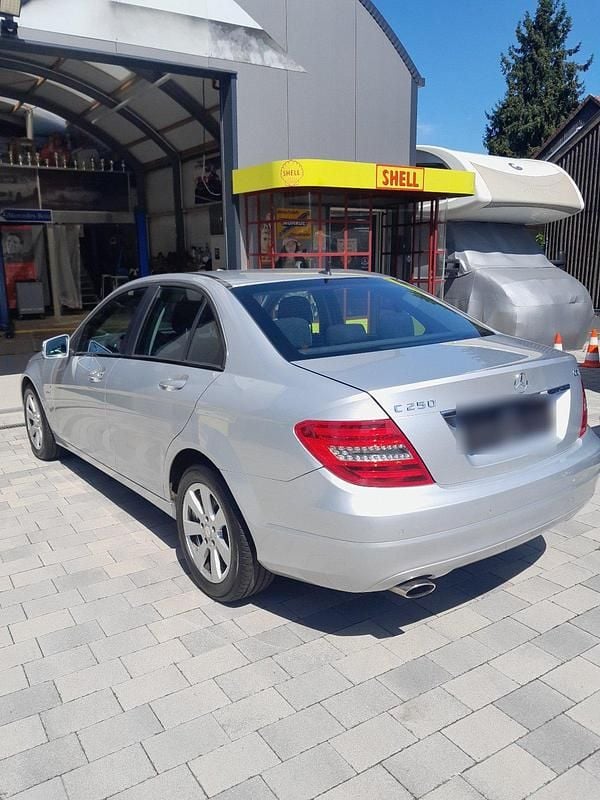 Używany Mercedes C250 204 KM (150 kW) 2012 Srebrny Sedan/Limuzyna