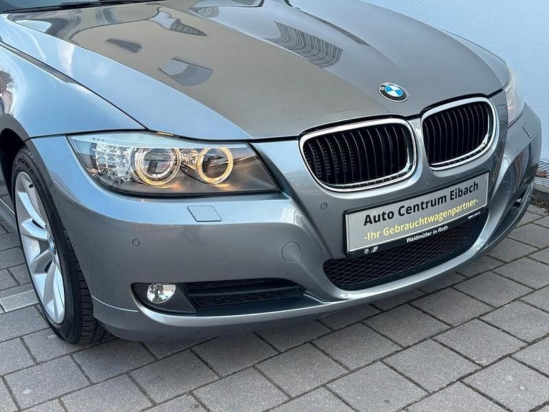 Gebraucht BMW 318 143 PS (105 kW) 2010 Grau Limousine