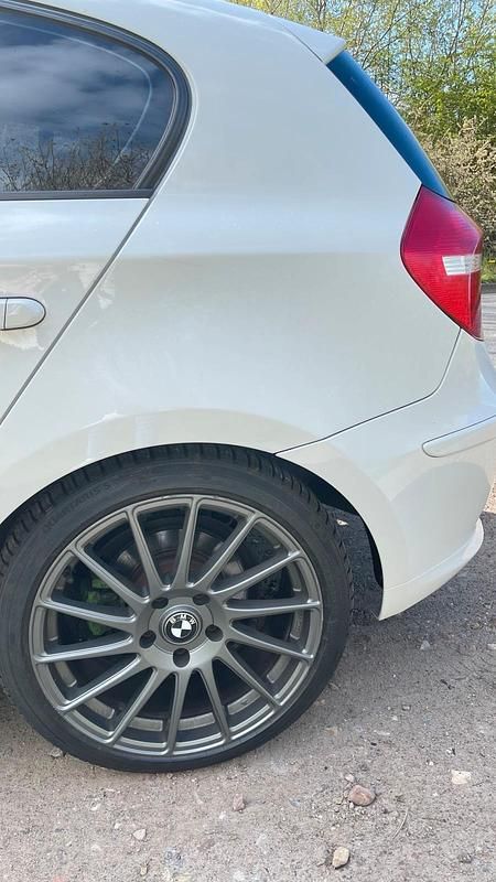 Gebraucht BMW 116 116 PS (85 kW) 2010 Weiß Kleinwagen