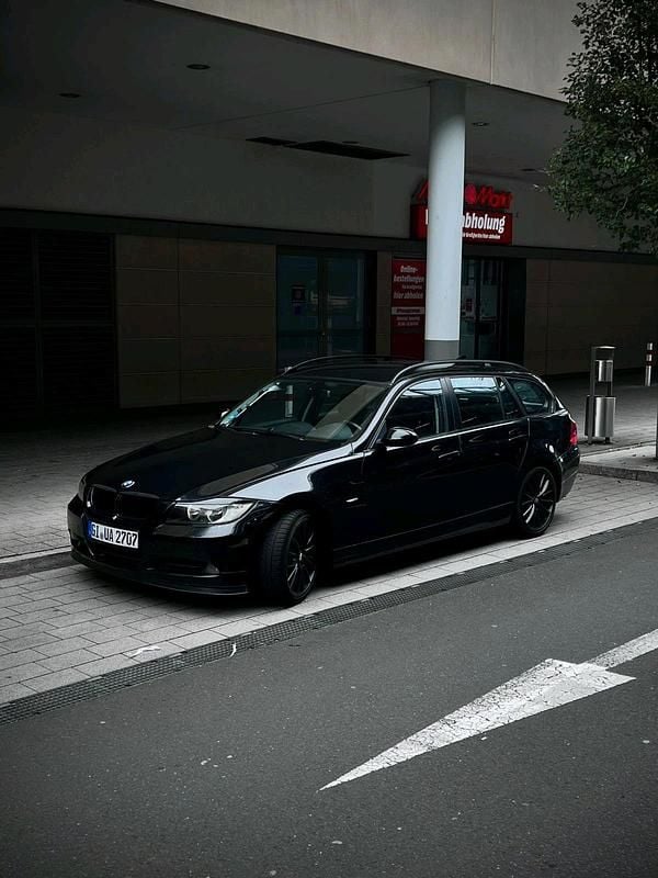 Schwarz Gebraucht 2007 BMW 318 Kleinwagen | 3.999 € - Bild 1/4