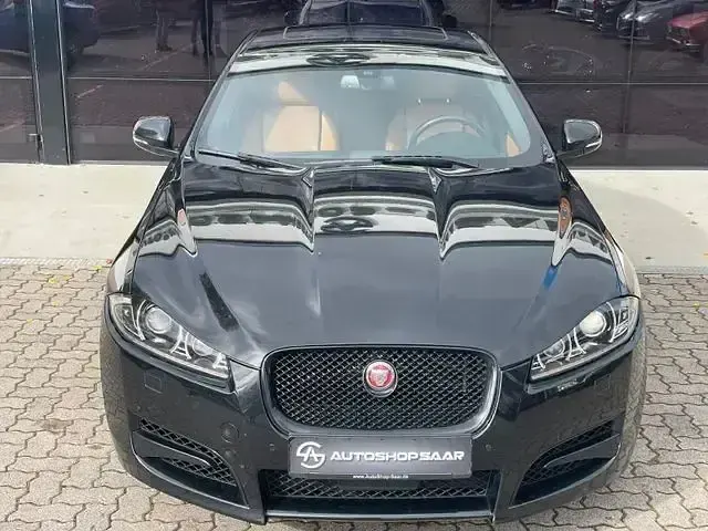 Używany Jaguar XF 340 KM (250 kW) 2014 Czarny Sedan/Limuzyna