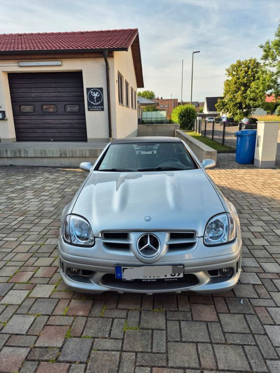 Silber Gebraucht 1997 Mercedes SLK230 Cabrio | 7.800 € - Bild 1/2
