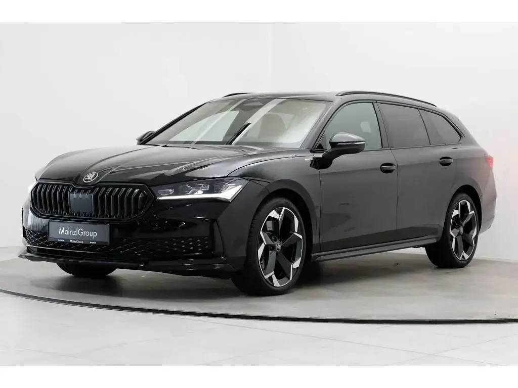 Gebraucht Skoda Superb SportLine 193 PS (141 kW) 2025 Onyxschwarz metallic Kombi
