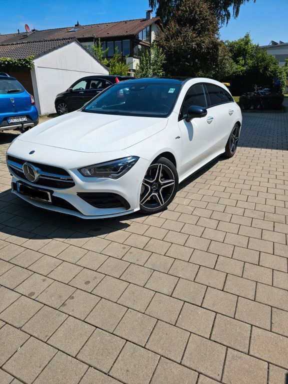 Weiß Gebraucht 2020 Mercedes CLA35 AMG Shooting Brake AMG Kombi | 32.500 € (Guter Preis) - Bild 1/4