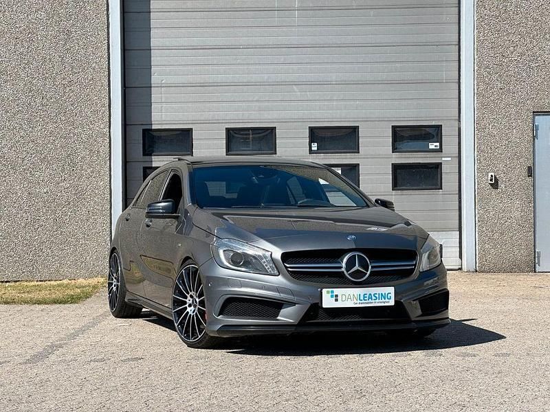 Grau Gebraucht 2013 Mercedes A45 AMG AMG Limousine | 20.000 € (Teuer) - Bild 1/4