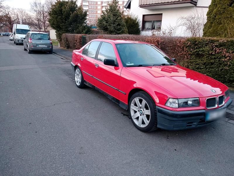 Gebraucht BMW 316 73 PS (53 kW) 1993 Rot Limousine