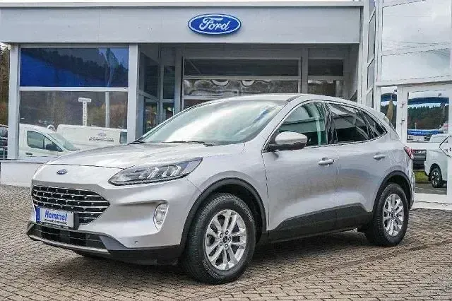 Gebraucht Ford Kuga Titanium 150 PS (110 kW) 2020 Silber SUV