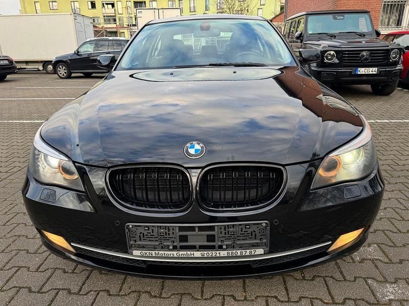 Gebraucht BMW 523 Advantage 190 PS (139 kW) 2008 Schwarz Limousine