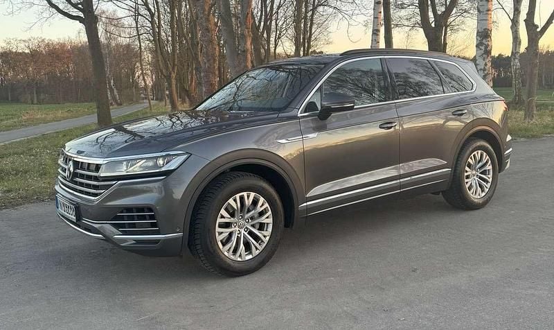 Grau Gebraucht 2019 VW Touareg SUV | 39.900 € (Guter Preis) - Bild 1/4