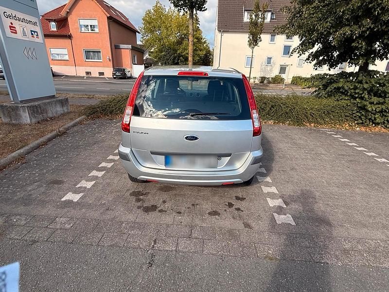 Gebraucht Ford Fusion 80 PS (58 kW) 2011 Silber Kleinwagen