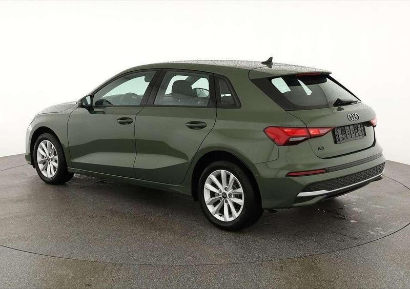 Neu Audi A3 150 PS (110 kW) 2025 Distrikt grün metallic Limousine