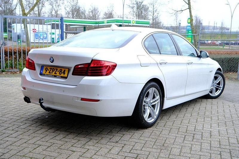 Gebraucht BMW 520 Executive 184 PS (135 kW) 2015 Weiß Limousine