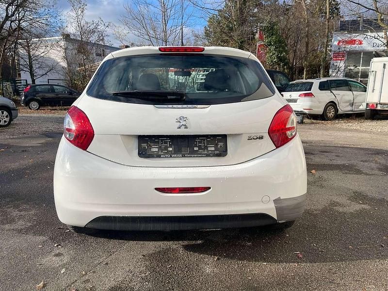 Gebraucht Peugeot 208 Active 68 PS (50 kW) 2015 Lack weiss banquise Kleinwagen