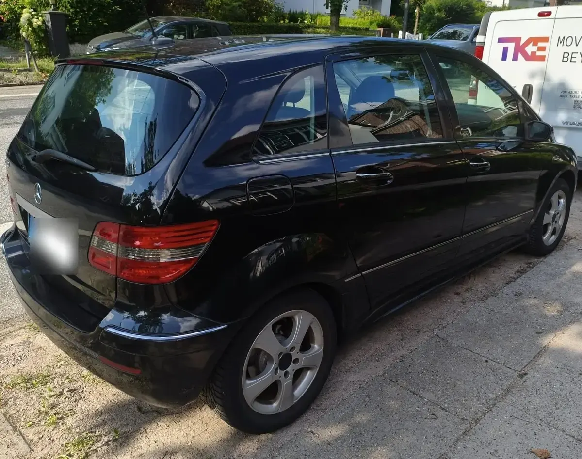 Gebraucht Mercedes B170 Avantgarde 116 PS (85 kW) 2008 Schwarz Van / Kleinbus