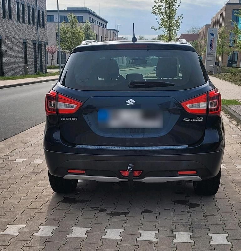 Gebraucht Suzuki SX4 112 PS (82 kW) 2016 Blau Limousine