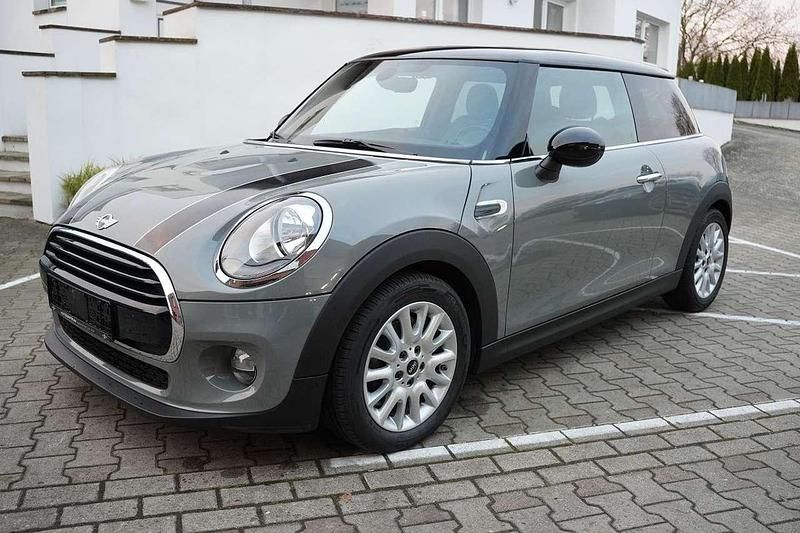 Grau Gebraucht 2017 Mini Cooper Kleinwagen | 15.950 € (Fairer Preis) - Bild 1/3