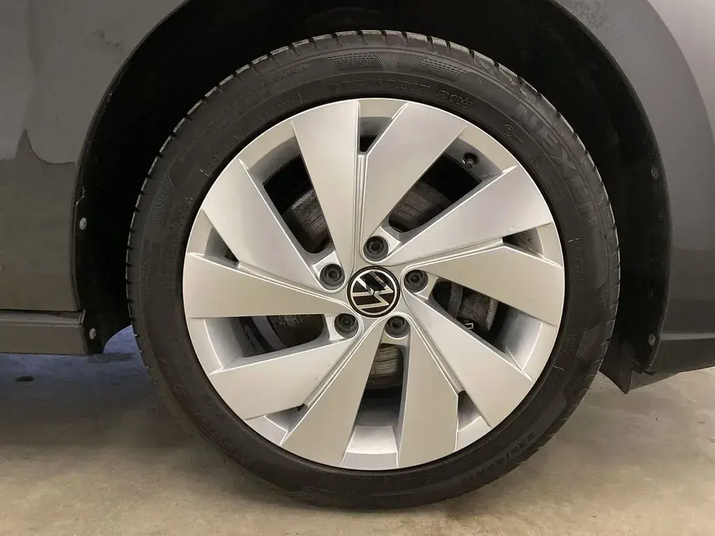 Second-hand VW Golf VIII Style 190 CP (139 kW) 2023 Gri Break