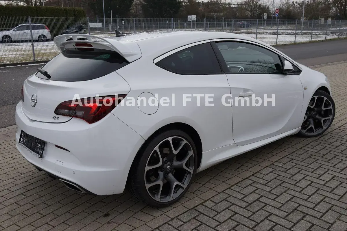 Gebraucht Opel Astra GTC OPC 280 PS (205 kW) 2015 Weiß Coupé