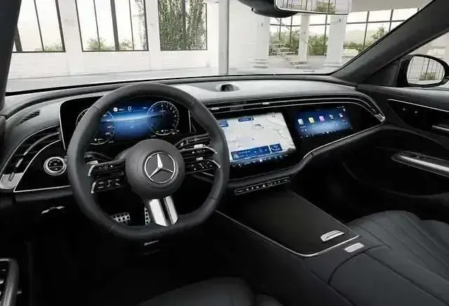 Gebraucht Mercedes E300 AMG 2025 Schwarz