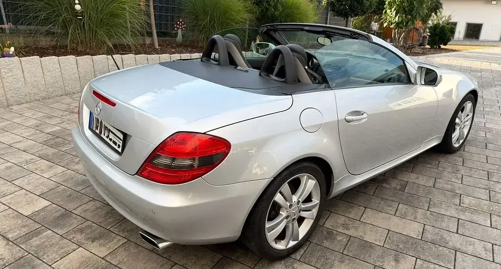 Gebraucht Mercedes SLK200 184 PS (135 kW) 2010 Silber Cabrio