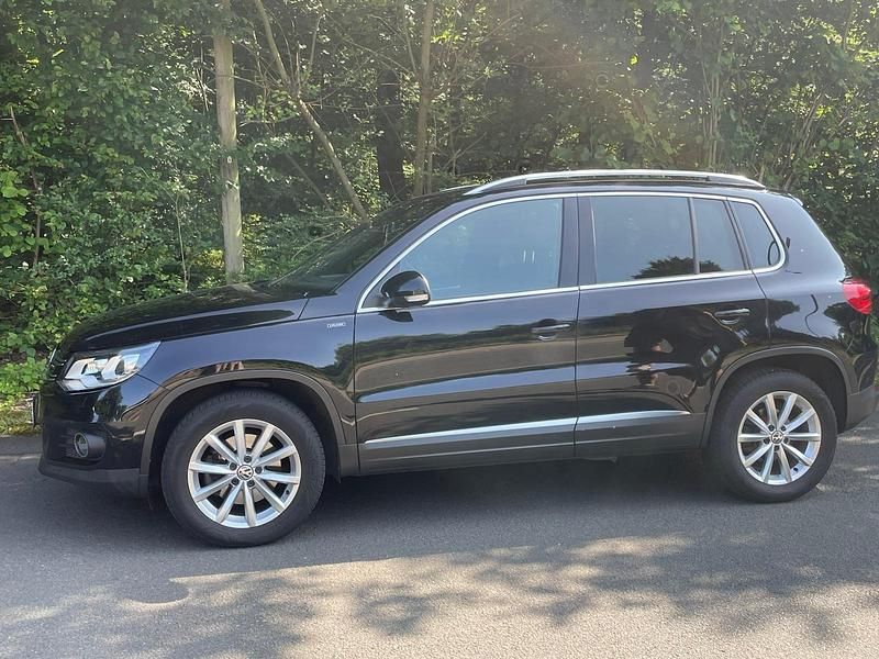 Schwarz Gebraucht 2015 VW Tiguan LOUNGE SUV | 11.500 € (Fairer Preis) - Bild 1/4