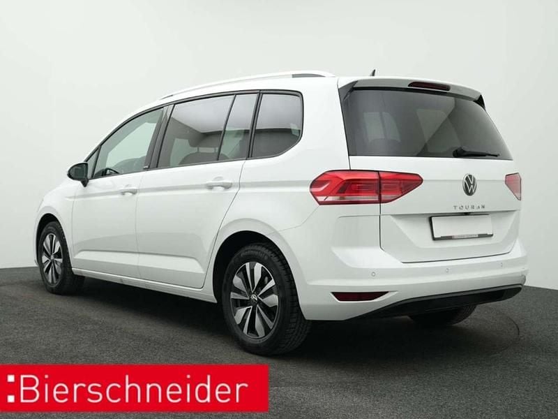 Gebraucht VW Touran Move 150 PS (110 kW) 2024 Weiss Van / Kleinbus