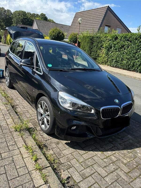 Schwarz Gebraucht 2017 BMW 218 Gran Tourer M Sport Van / Kleinbus | 12.000 € (Superpreis) - Bild 1/4