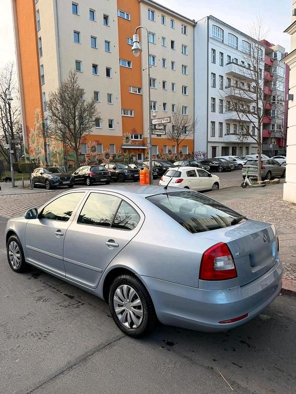Gebraucht Skoda Octavia 102 PS (75 kW) 2009 Silber Limousine