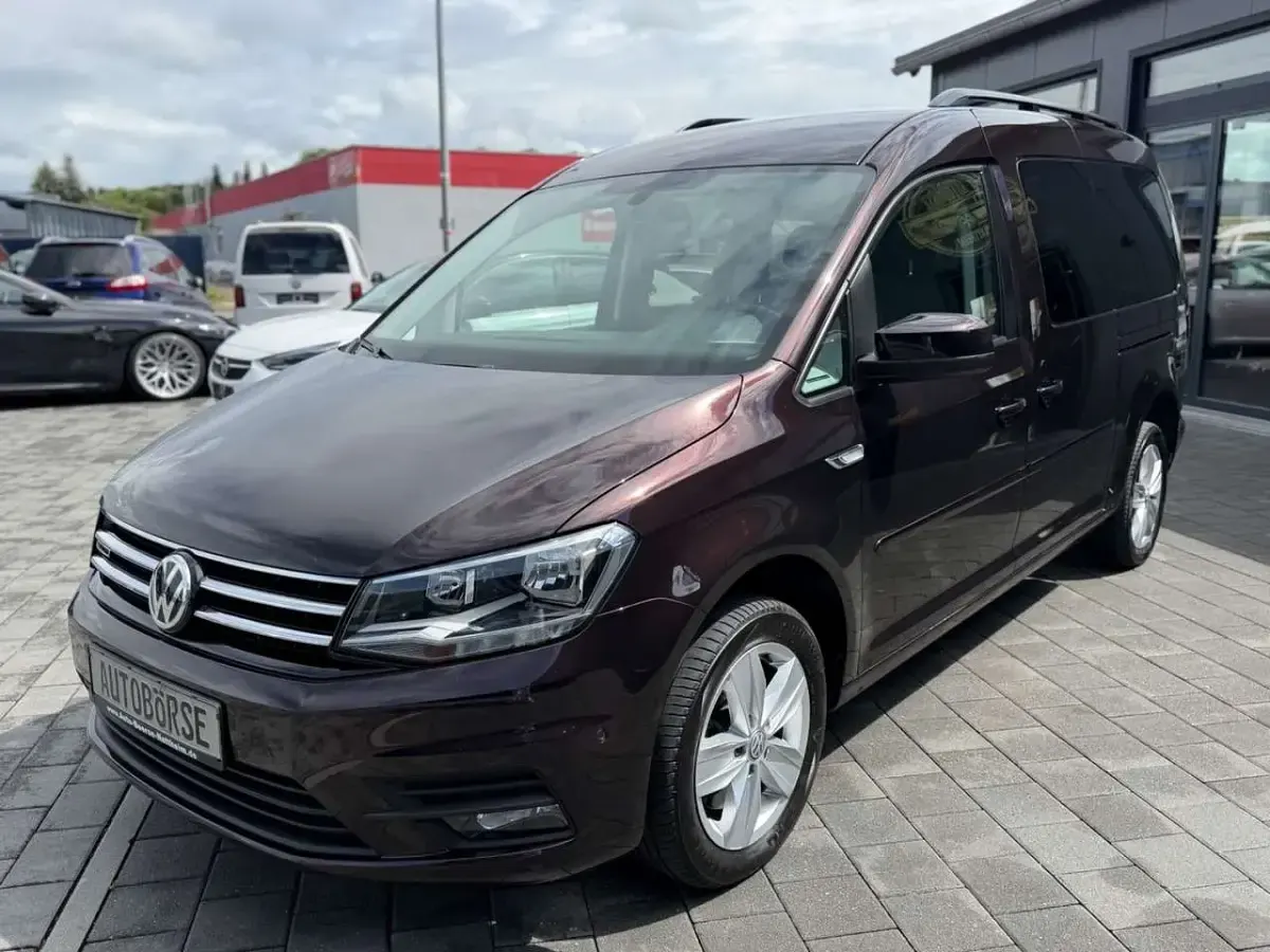 Second-hand VW Caddy Maxi Comfortline 150 CP (110 kW) 2020 Negru Monovolum