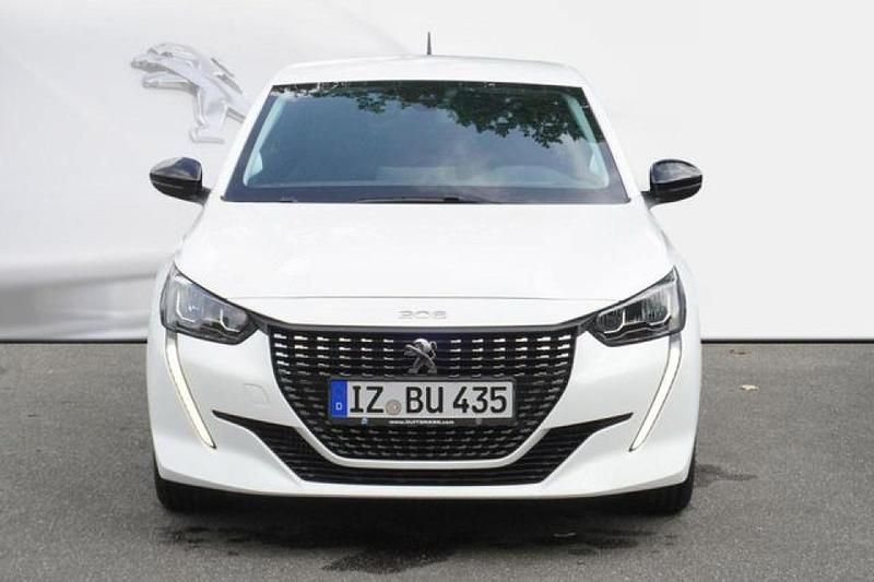 Gebraucht Peugeot 208 Allure 102 PS (75 kW) 2023 Weiß Kleinwagen