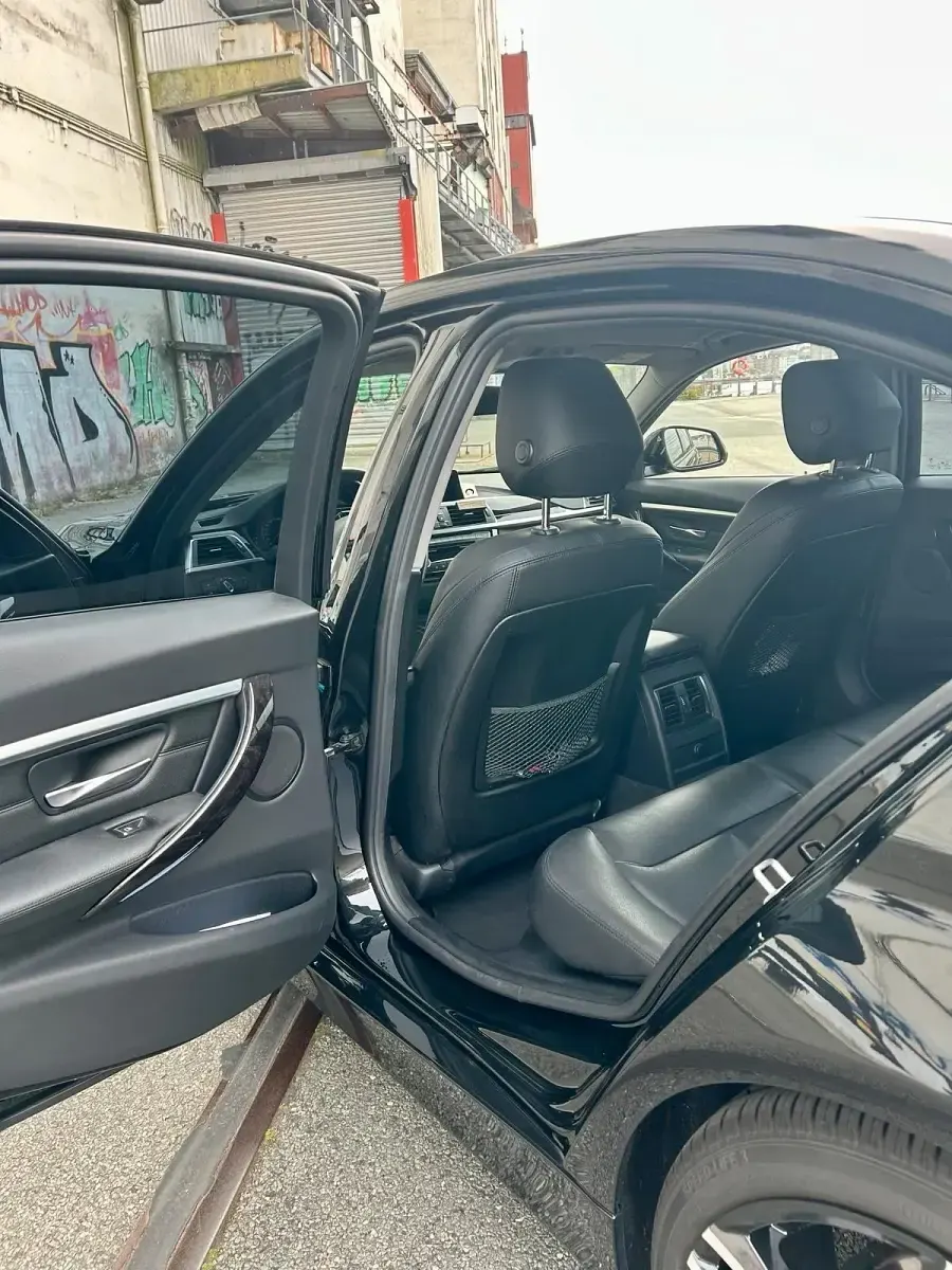 Gebraucht BMW 330 Luxury Line 256 PS (188 kW) 2018 Andere farben Limousine