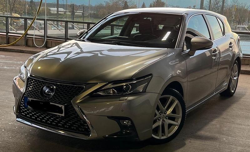Beige Gebraucht 2020 Lexus CT200h Limousine | 22.999 € - Bild 1/4