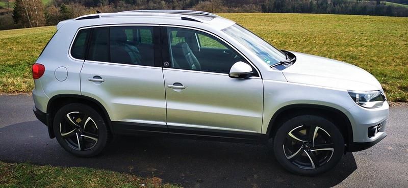 Gebraucht VW Tiguan Edition 200 PS (147 kW) 2017 Silber SUV