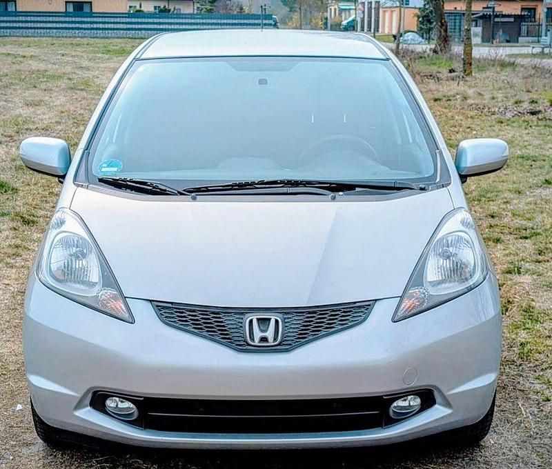 Gebraucht Honda Jazz Elegance 99 PS (72 kW) 2010 Silber Kleinwagen