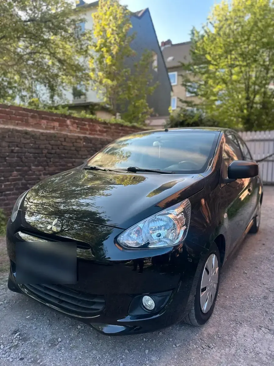 Gebraucht Mitsubishi Space Star 75 PS (55 kW) 2013 Schwarz Van / Kleinbus