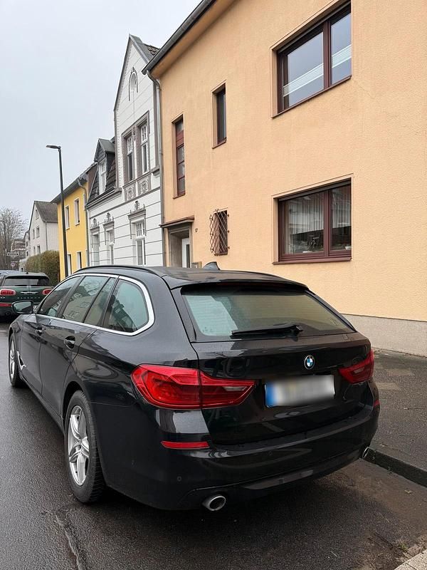 Gebraucht BMW 520 190 PS (139 kW) 2018 Schwarz Kombi