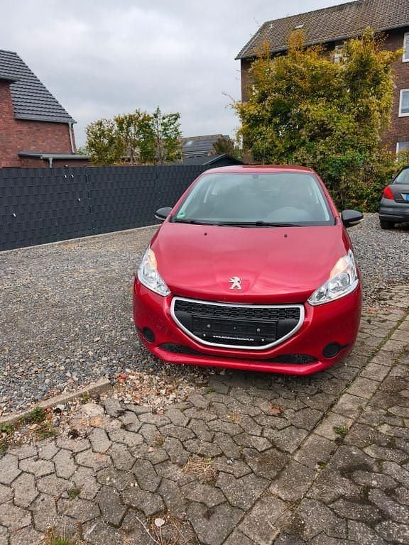 Rot Gebraucht 2014 Peugeot 208 Access Kleinwagen | 3.199 € (Fairer Preis) - Bild 1/4