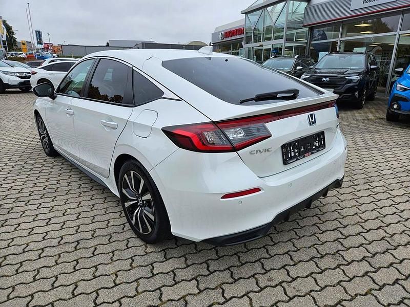 Gebraucht Honda Civic Elegance 143 PS (105 kW) 2022 Platinum white pearl Limousine