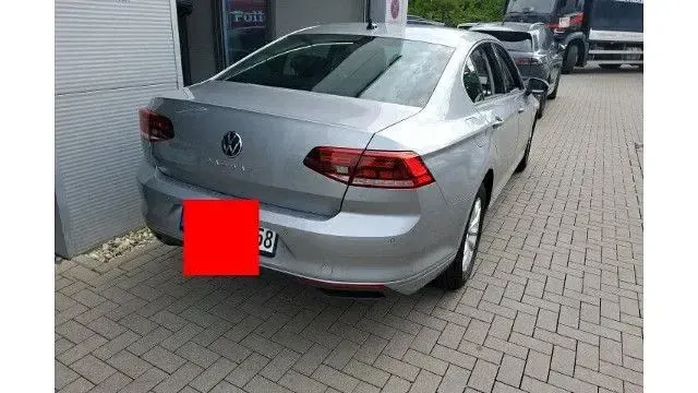 Gebraucht VW Passat Business 150 PS (110 kW) 2021 Silber Limousine