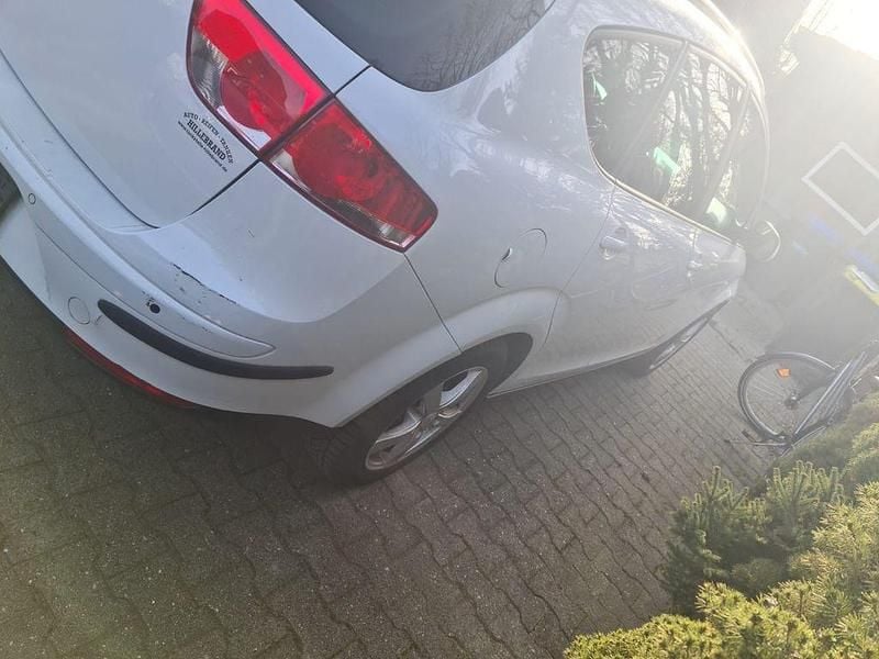 Gebraucht Seat Altea Sun 125 PS (91 kW) 2013 Weiß Van / Kleinbus