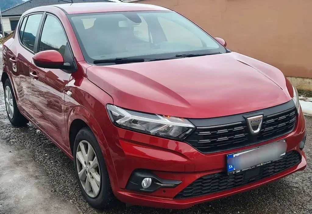 Używany Dacia Logan 91 KM (66 kW) 2022 Czerwony Sedan/Limuzyna