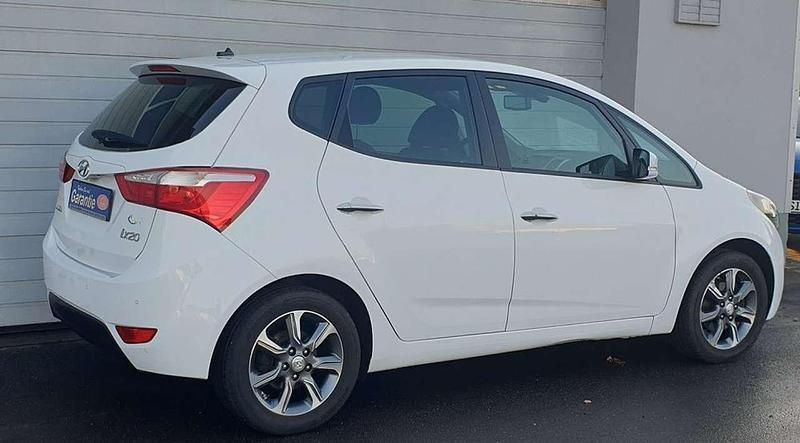 Gebraucht Hyundai ix20 Trend 125 PS (91 kW) 2016 Weiß Kleinwagen